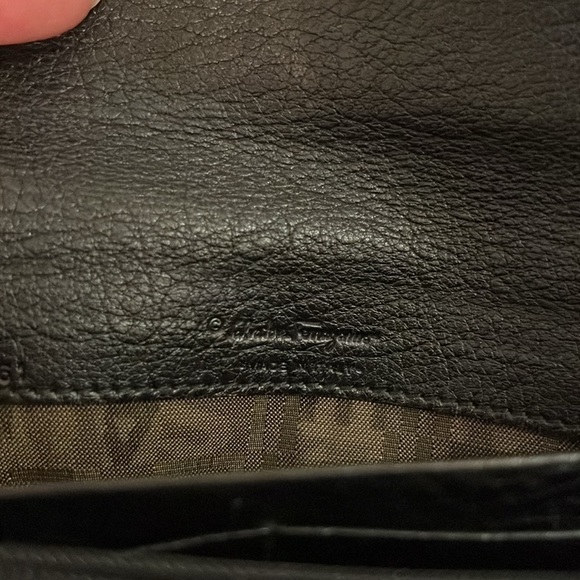 SALE!!!♥️SALVATORE FERRAGAMO WALLET USED ♥️ - Picture 7 of 9